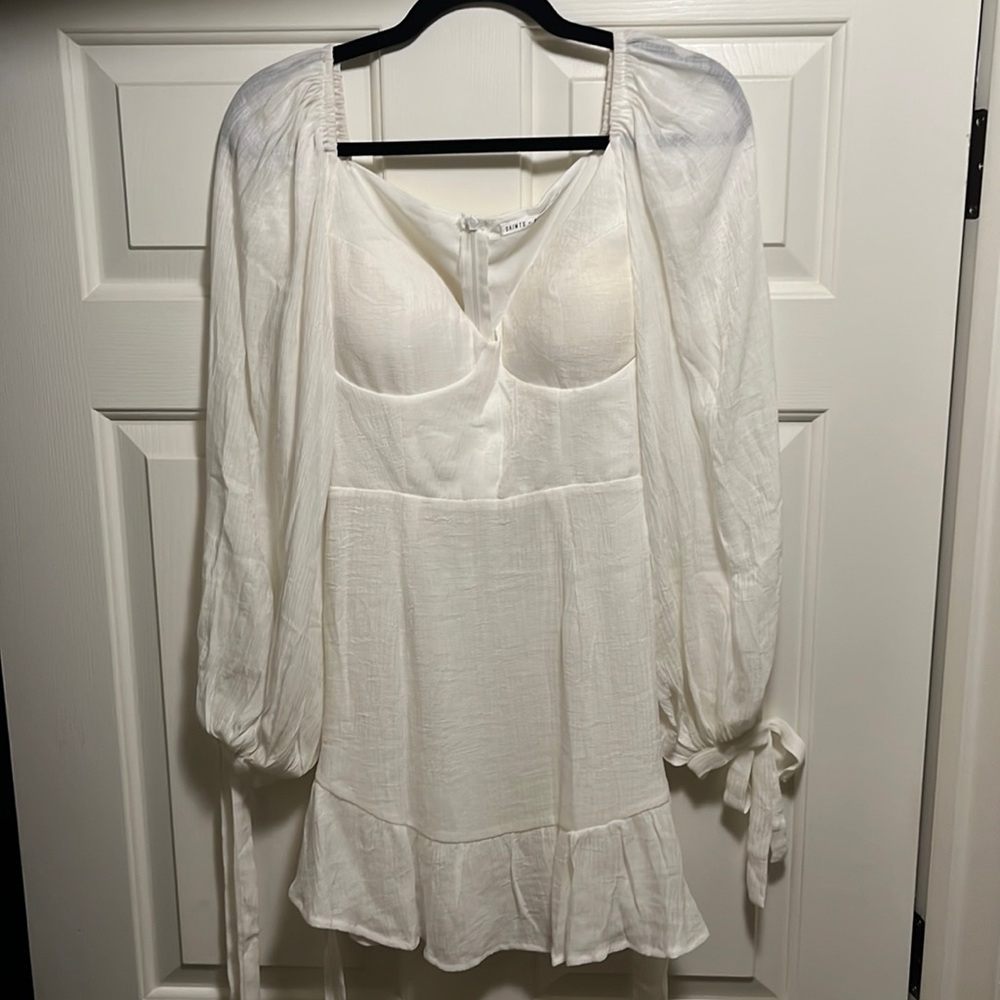 White balloon sleeve sun dress